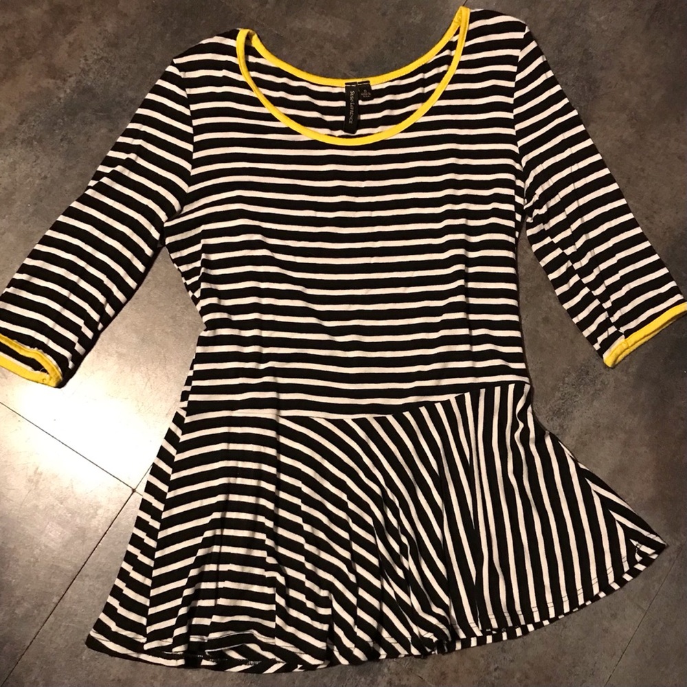 Susan Lawrence Black & White striped knit top sz s